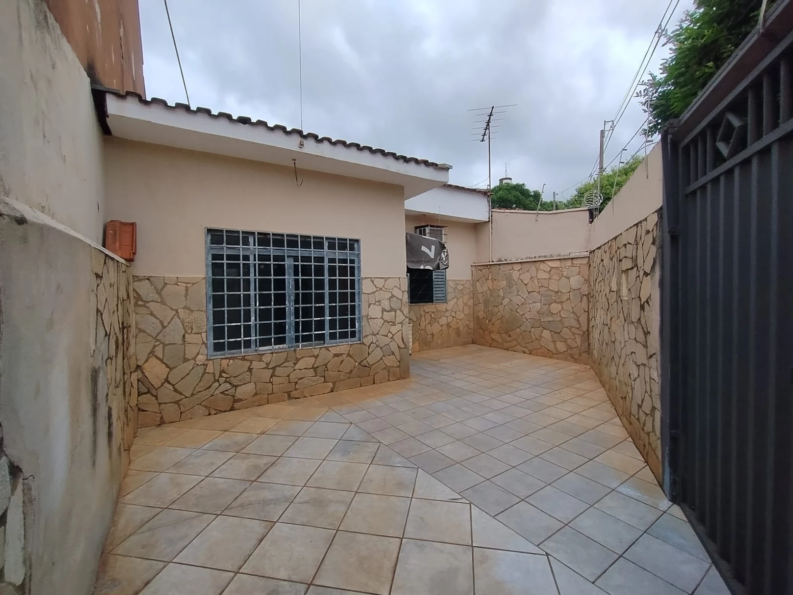 Casa com 2 quartos para alugar — Jardim Maracanã — foto 1