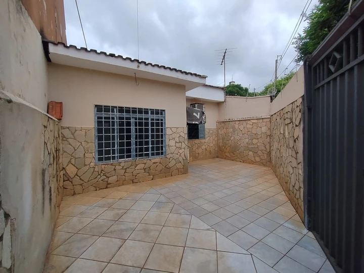 Casa com 2 quartos para alugar — Jardim Maracanã — foto 1
