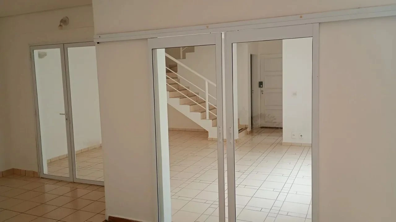 Casa com 3 quartos para alugar — Jardim Tarraf II — foto 8