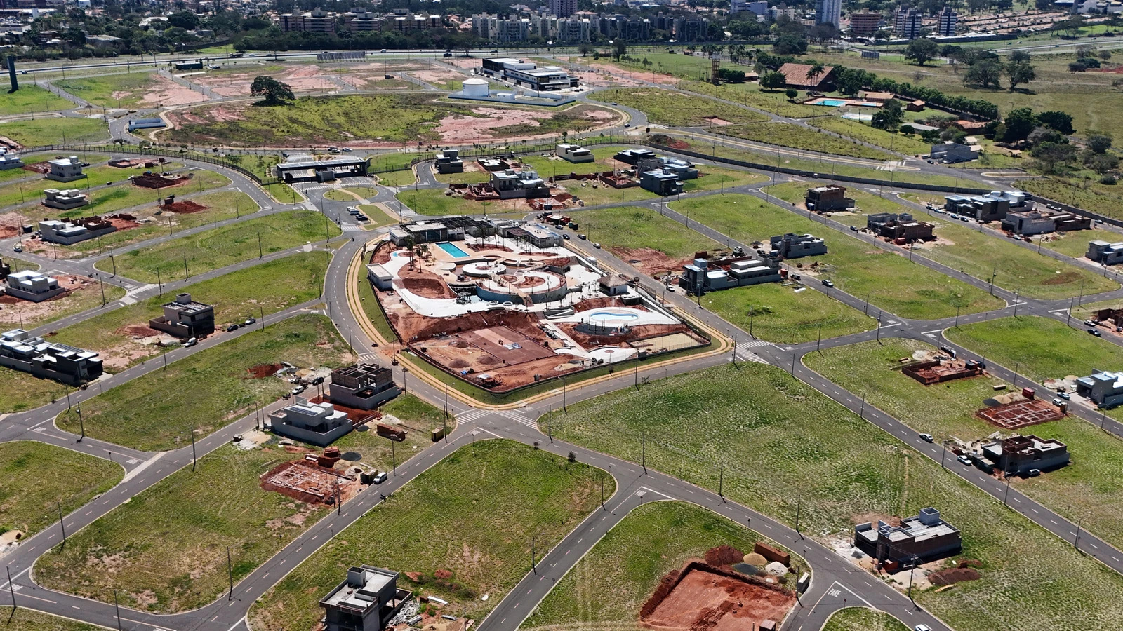 Complexo Eplenum, Complexo Eplenum — foto 1